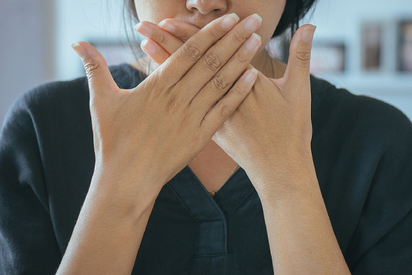 4 Factors That Contribute To Bad Breath & How You Can Fix It